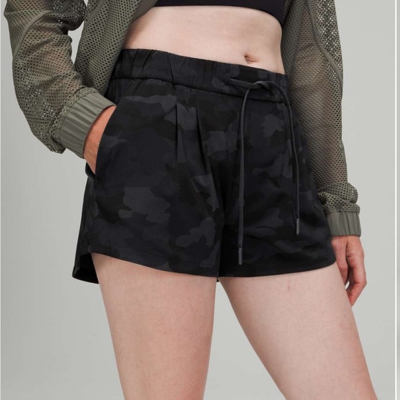 Lululemon Stroll at Sundown Short 3"
Heritage 365 Camo Deep Coal Multi - Picture 1 of 7